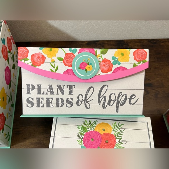 Love Grows Here Box Set (Set of 6) - Picture 8 of 10